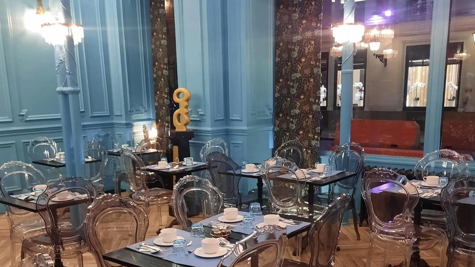 Peyris Opera Hotel 4*